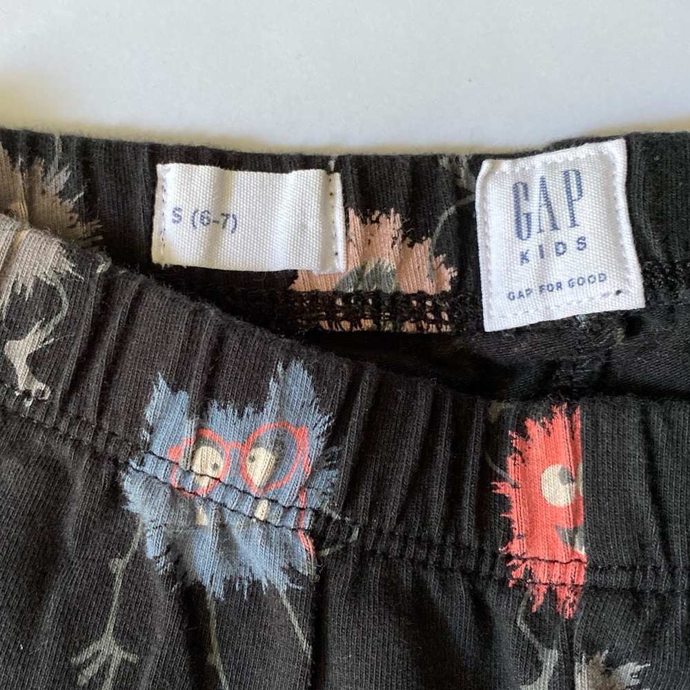 Gap girl’s monster leggings. - Picture 2 of 2